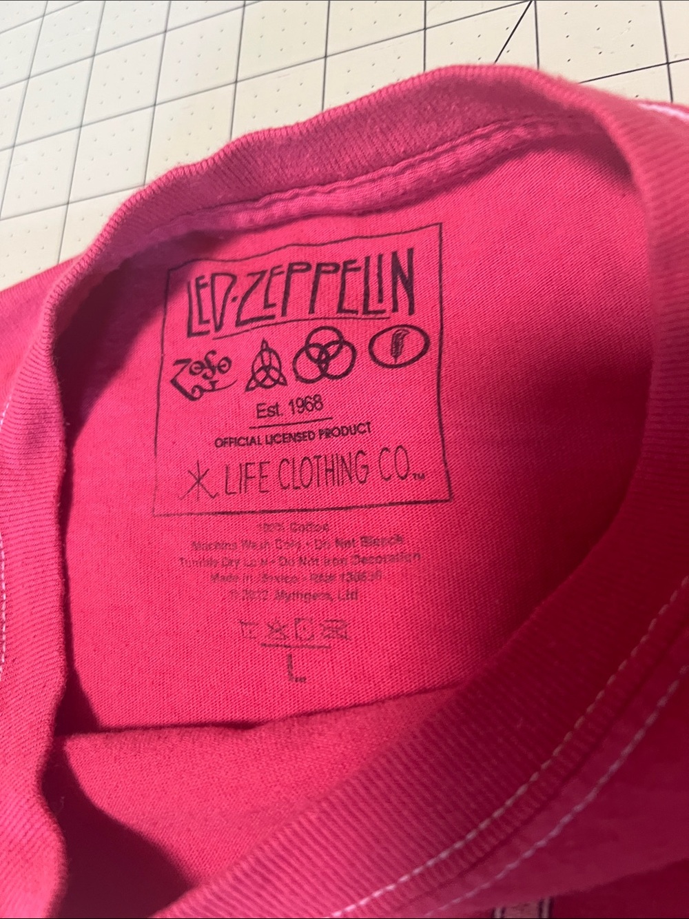 Led Zeppelin Red Crop Top - Band Graphic Tee - Picture 2 of 10